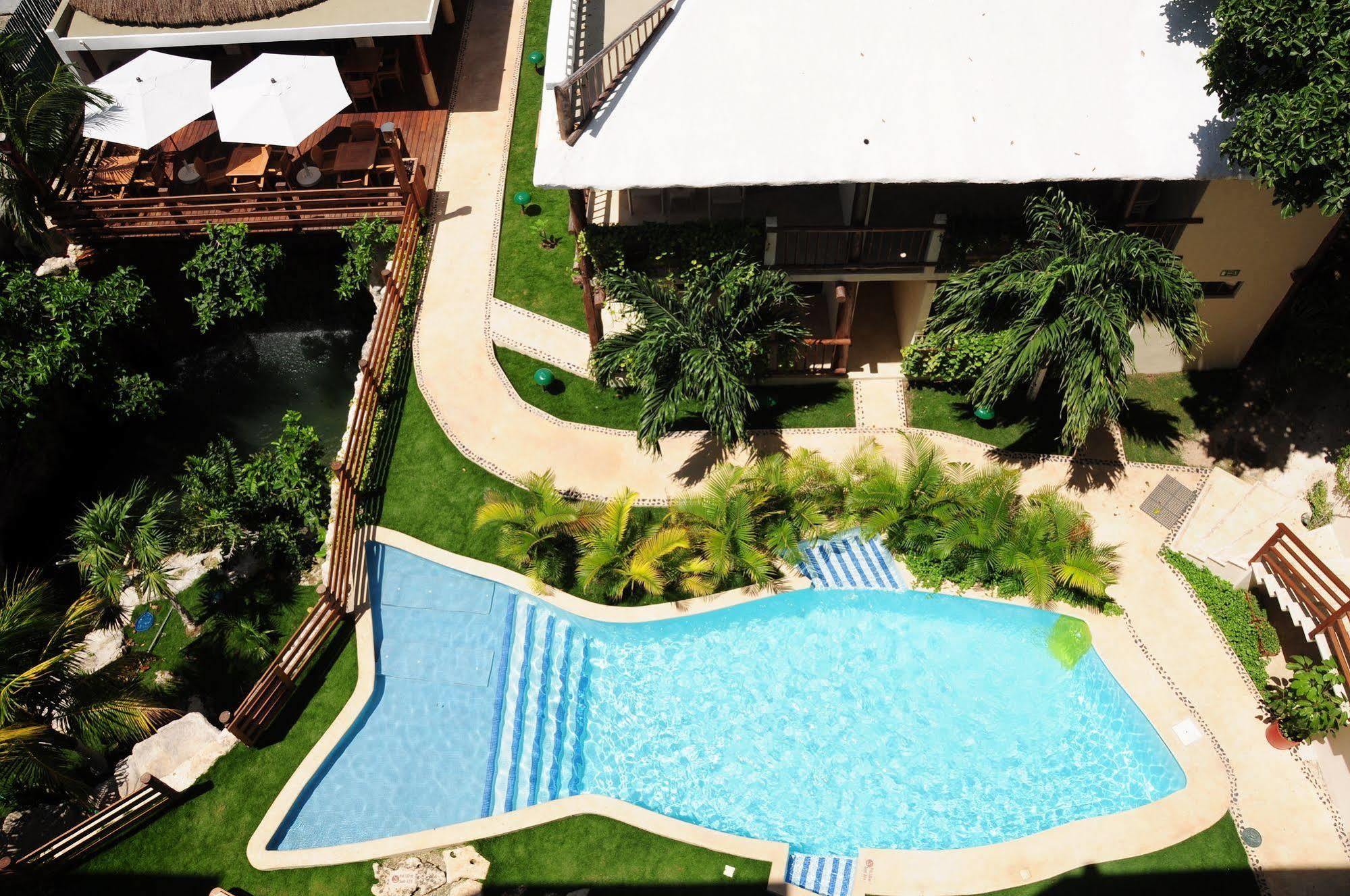 Hotel Posada Sian Kaan Playa Del Carmen Esterno foto
