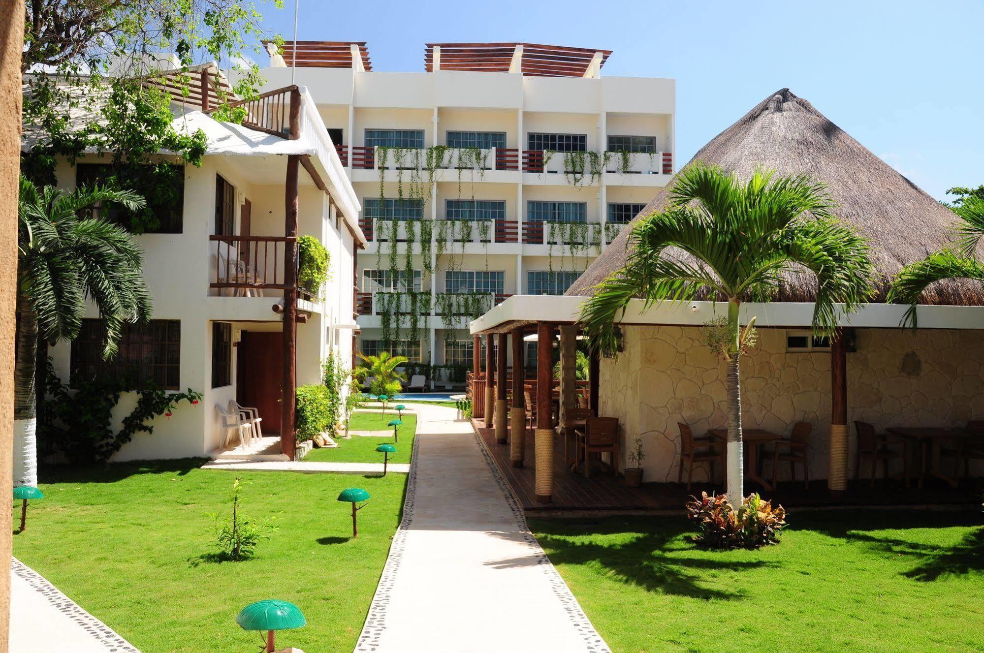 Hotel Posada Sian Kaan Playa Del Carmen Esterno foto